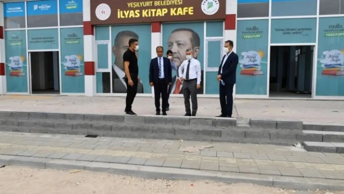 İlyas mahallesine kitap kafe