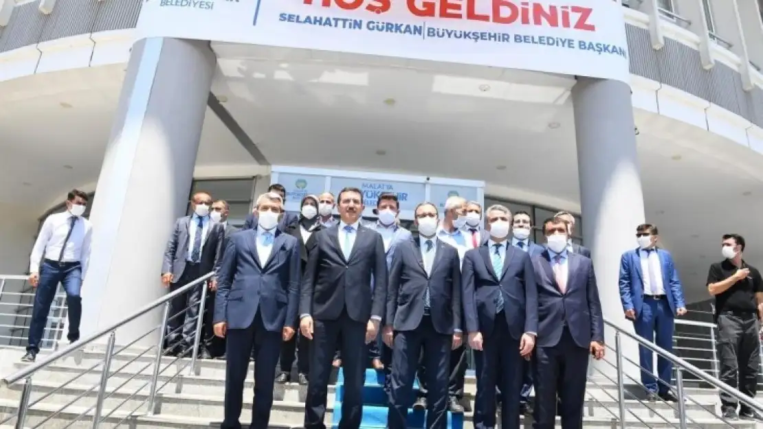 Bakan Kasapoğlu Büyükşehir Belediyesi'ni ziyaret etti!