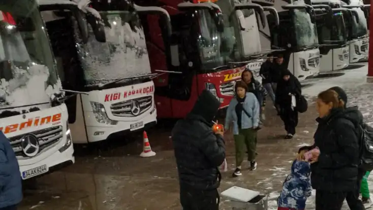 MALATYA OTOBÜSLERİ YOLDA KALDI