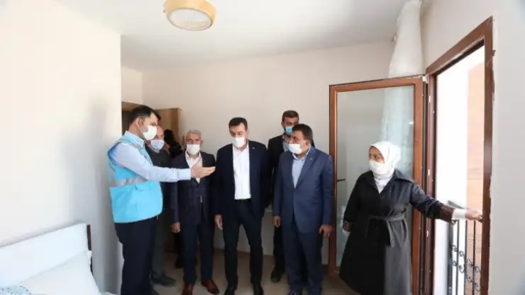 Bakan Kurum 5 bin konutun incelemesini yaptı