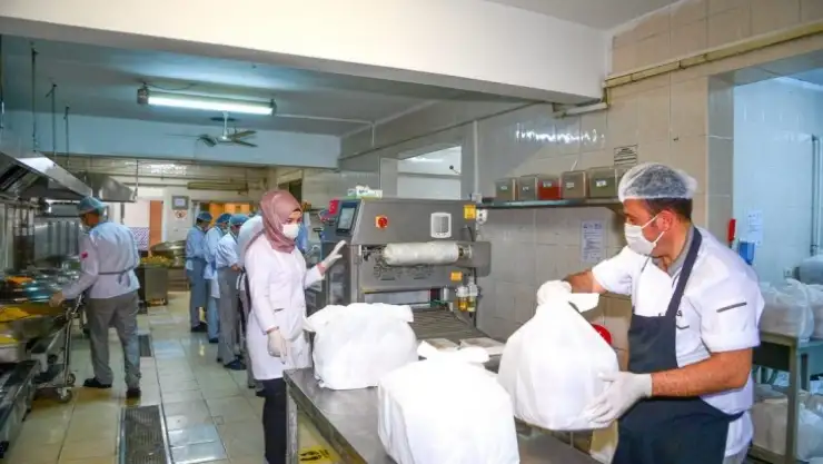 Büyükşehir Belediyesi Yemek Dağıtımına Devam Edecek