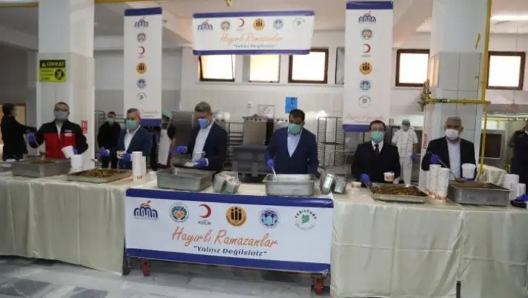 İftar ve sahur yemekleri evlerine götürülecek!