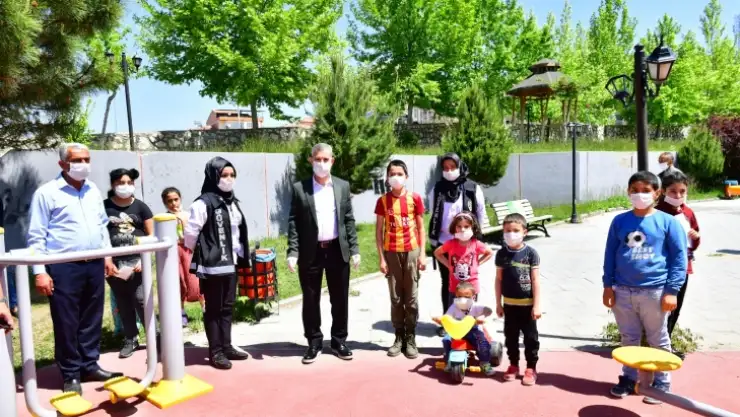 Mehmet Çınar'dan çocuklara anlamlı sürpriz!
