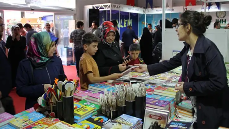 'Okuyan, bilgiyle değer üreten nesiller için çalışıyoruz'