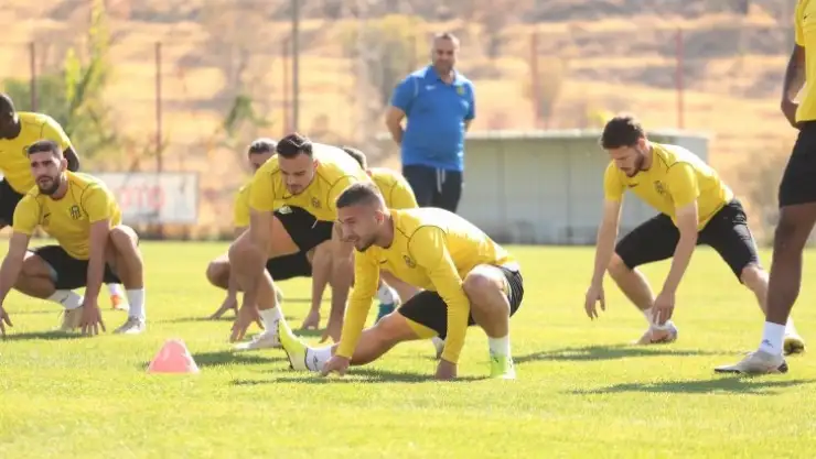 Konyaspor maçı öncesi korona ve sakatlık şoku yaşanıyor