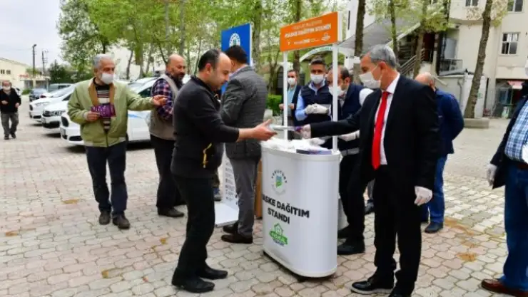 Yeşilyurt Belediyesi maske dağıtımında iddalı!
